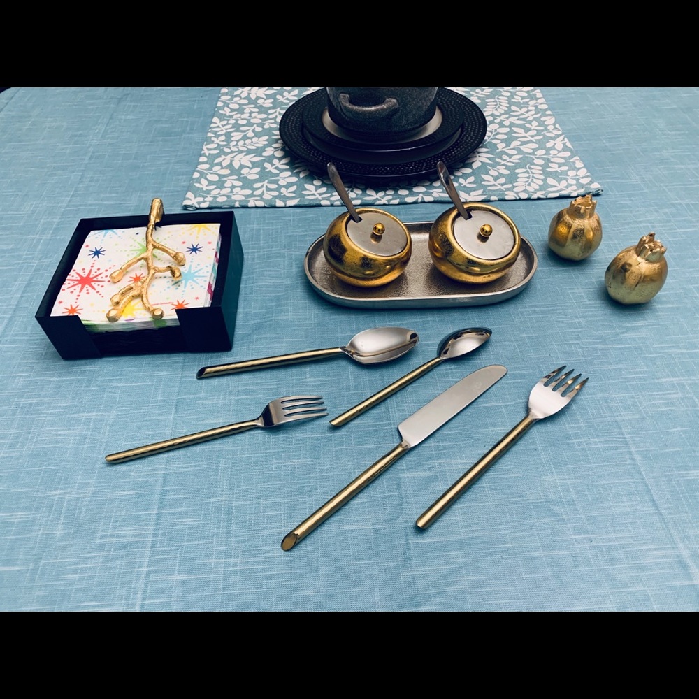 Golden dining table decor